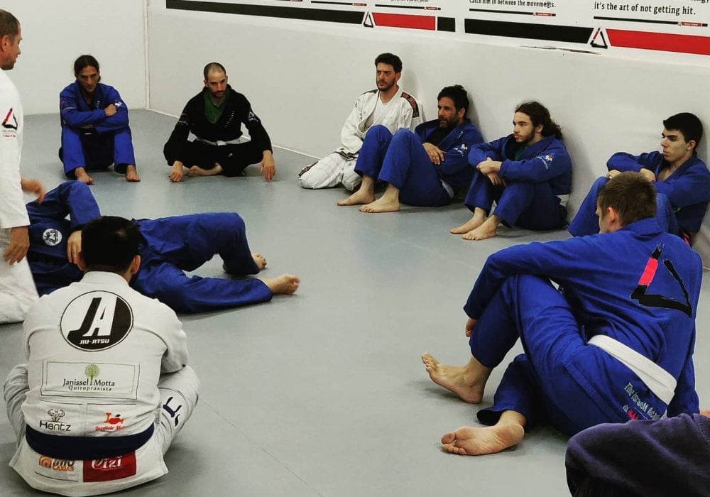 האקדמיה הישראלית לג'יו ג'יטסו ברזילאי ו-MMA אמ.אמ.איי - MMA איגרוף תאילנדי Muay Thai  תל אביב יפו