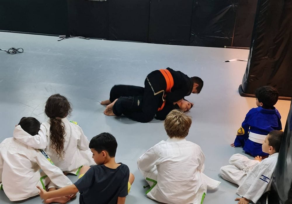 עידו  פריינטה כפר סבא אמ.אמ.איי - MMA איגרוף תאילנדי Muay Thai