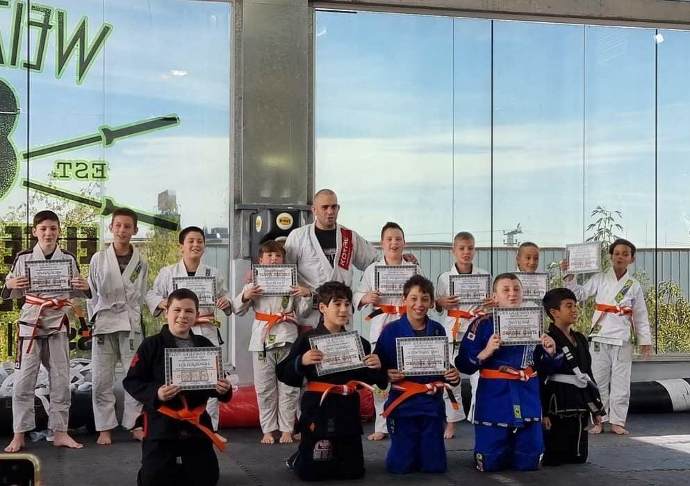 קריית עקרון אלון רוזן אמ.אמ.איי - MMA  איגרוף קלאסי Boxing תאילנדי Muay Thai ג'וג'יטסו ברזילאי BJJ