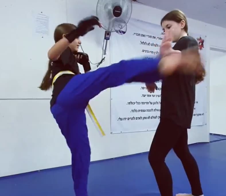 גל דפני אילת קרב מגע – Krav Maga  סקורניק לוחמה ישראלית - Skornik Israeli Combat