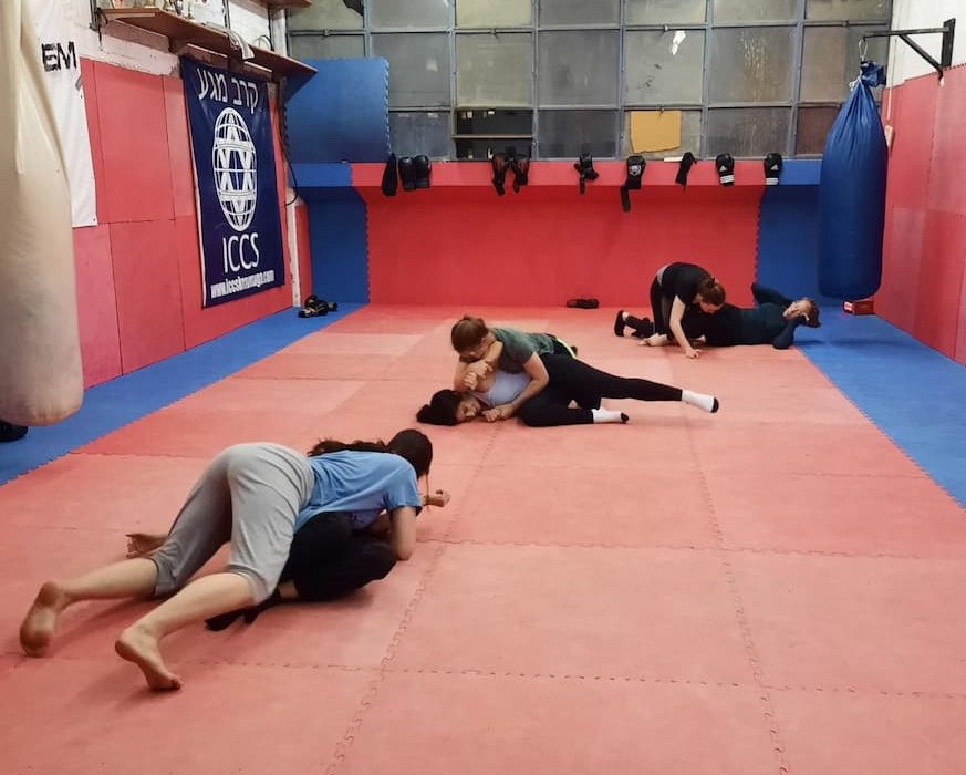 פנינה WOMEN KRAV MAGA ירושלים קרב מגע – Krav Maga 