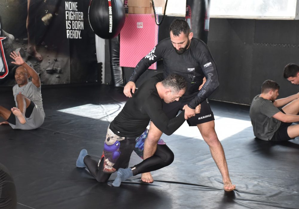 אלון רוזן קריית עקרון אמ.אמ.איי - MMA  איגרוף קלאסי Boxing תאילנדי Muay Thai ג'וג'יטסו ברזילאי BJJ