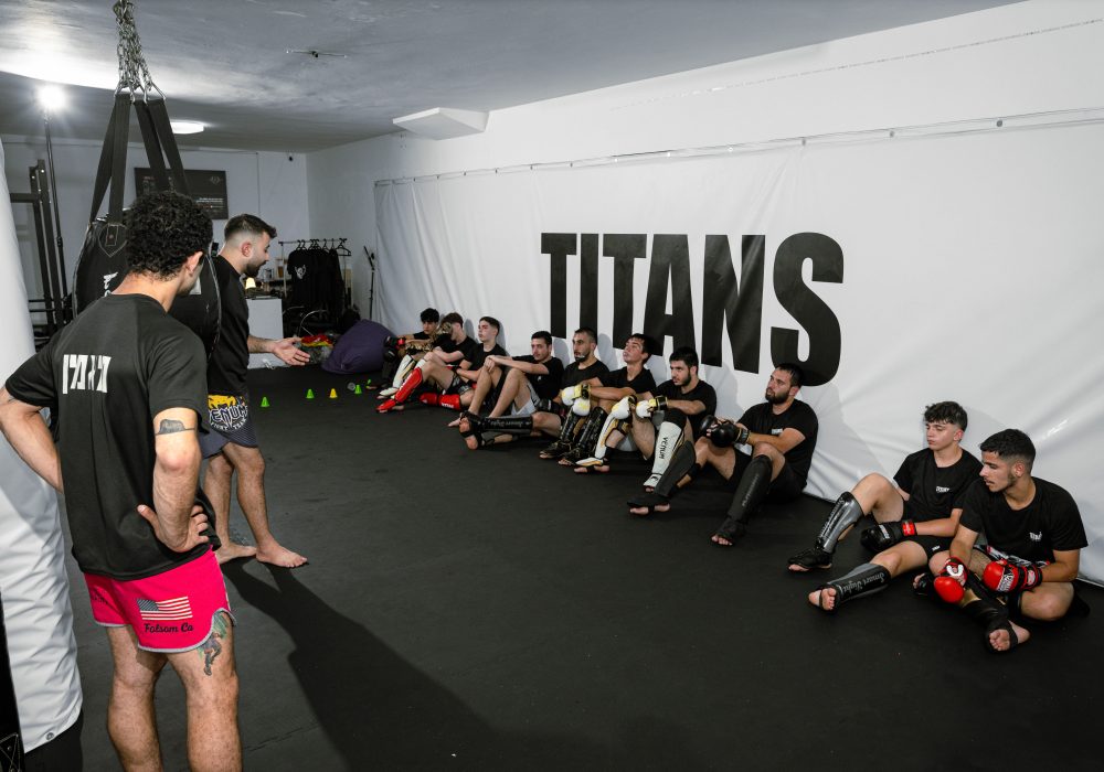 חולון שלו פרץ אמ.אמ.איי - MMA  קרב מגע – Krav Maga איגרוף תאילנדי Muay Thai ג'וג'יטסו ברזילאי BJJ