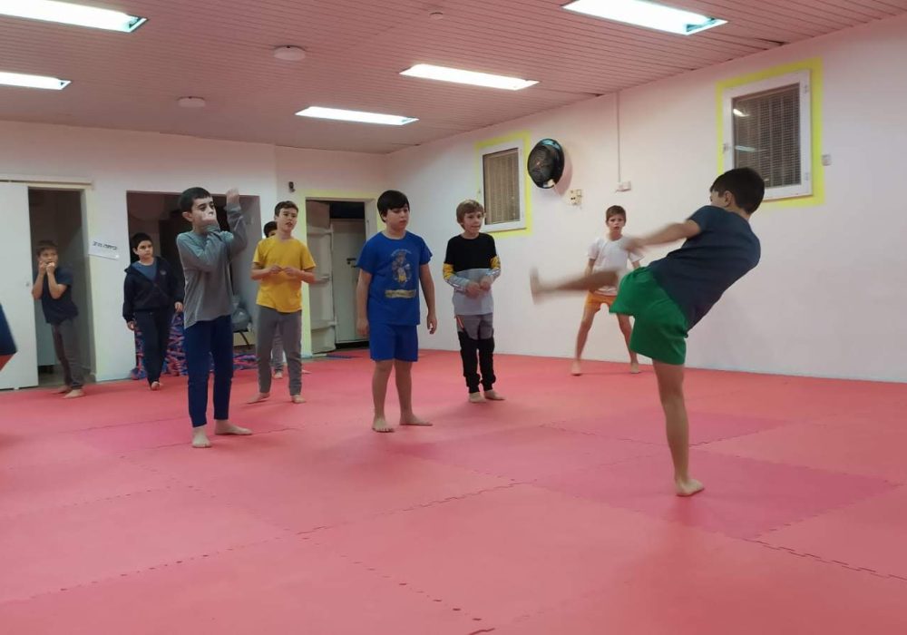 תמיר גוטמן מגדל העמק אמ.אמ.איי - MMA 